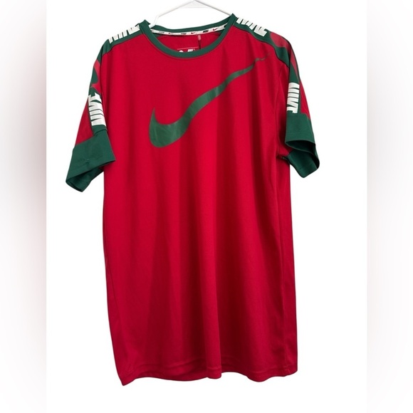 NWT Nike Men's Swoosh Short Sleeve